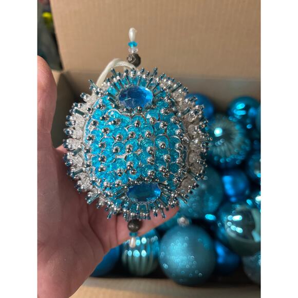 36 Christmas bulbs! - Picture 8 of 9